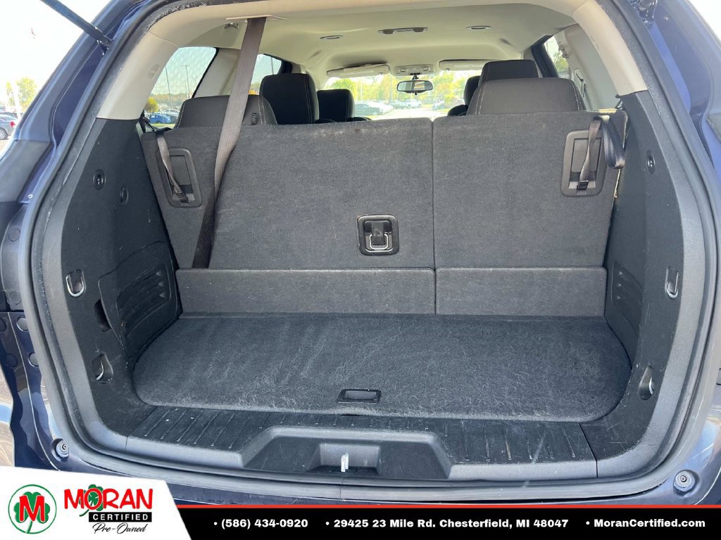 Used 2017 Chevrolet Traverse LT w/ Style and Technology Package FWD image 12