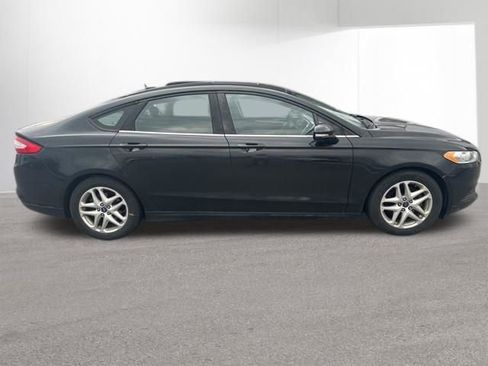 Used 2014 Ford Fusion SE image 4