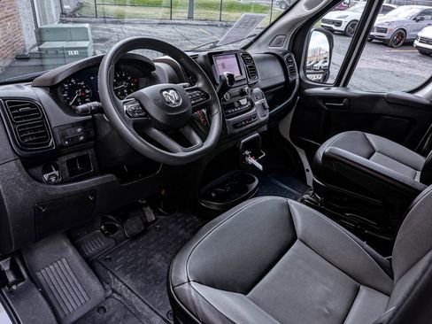 Used 2025 RAM ProMaster 2500 w/ Convenience Group image 19