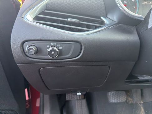 Used 2020 Chevrolet Malibu LT FWD image 25