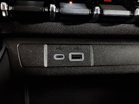 Used 2023 GMC Canyon Elevation w/ Elevation Premium Package image 25