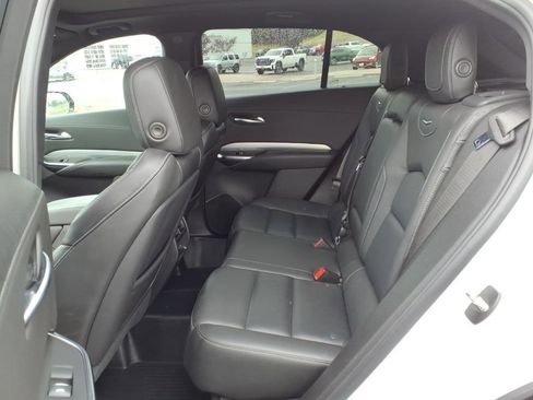 Used 2022 Cadillac XT4 Premium Luxury w/ Enhanced Visibility Package FWD image 5