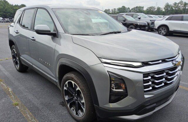 Used 2026 Chevrolet Equinox LT w/ Convenience Package II FWD image 9