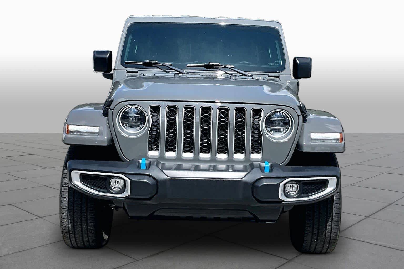 Used 2023 Jeep Wrangler Unlimited Sahara w/ Cold Weather Group AWD/4WD image 4