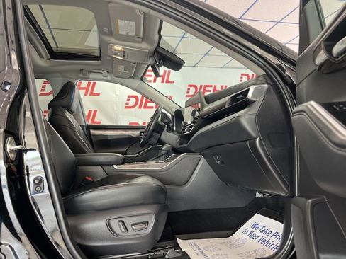 Used 2023 Toyota Highlander Limited AWD/4WD image 15