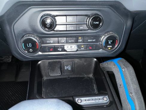 Used 2021 Ford Bronco Black Diamond AWD/4WD image 13