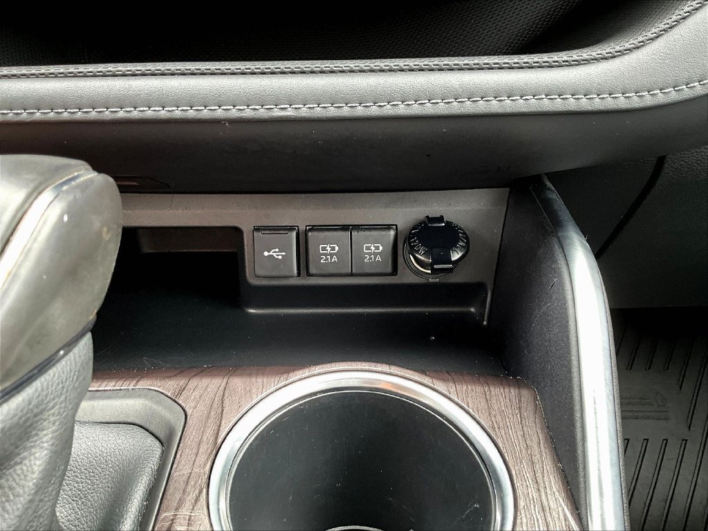 Used 2021 Toyota Highlander Limited AWD/4WD image 18