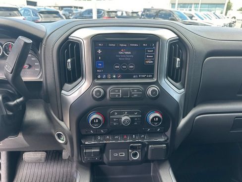 Used 2020 Chevrolet Silverado 1500 RST AWD/4WD image 27