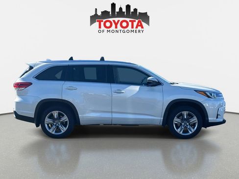 Used 2019 Toyota Highlander Limited image 2