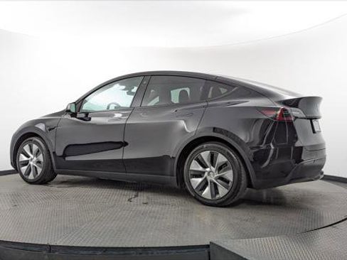 Used 2022 Tesla Model Y Long Range image 4