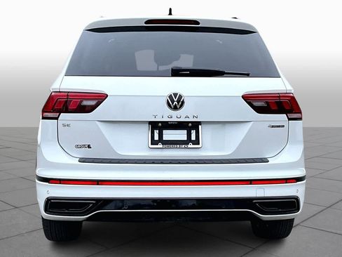 Used 2022 Volkswagen Tiguan SE R-Line image 5