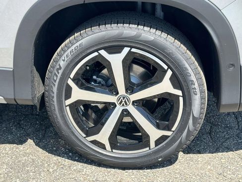 New 2026 Volkswagen Tiguan SE AWD/4WD image 8