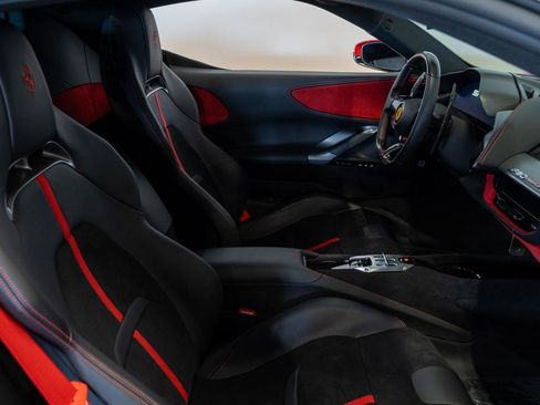 Used 2022 Ferrari SF90 Stradale image 8