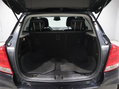 Used 2021 Chevrolet Trax LT w/ Redline Edition image 5