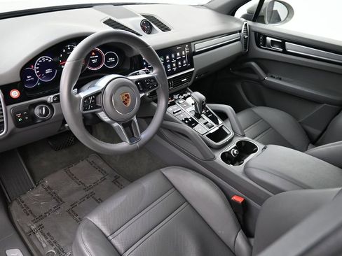Certified 2023 Porsche Cayenne Platinum Edition AWD/4WD image 4