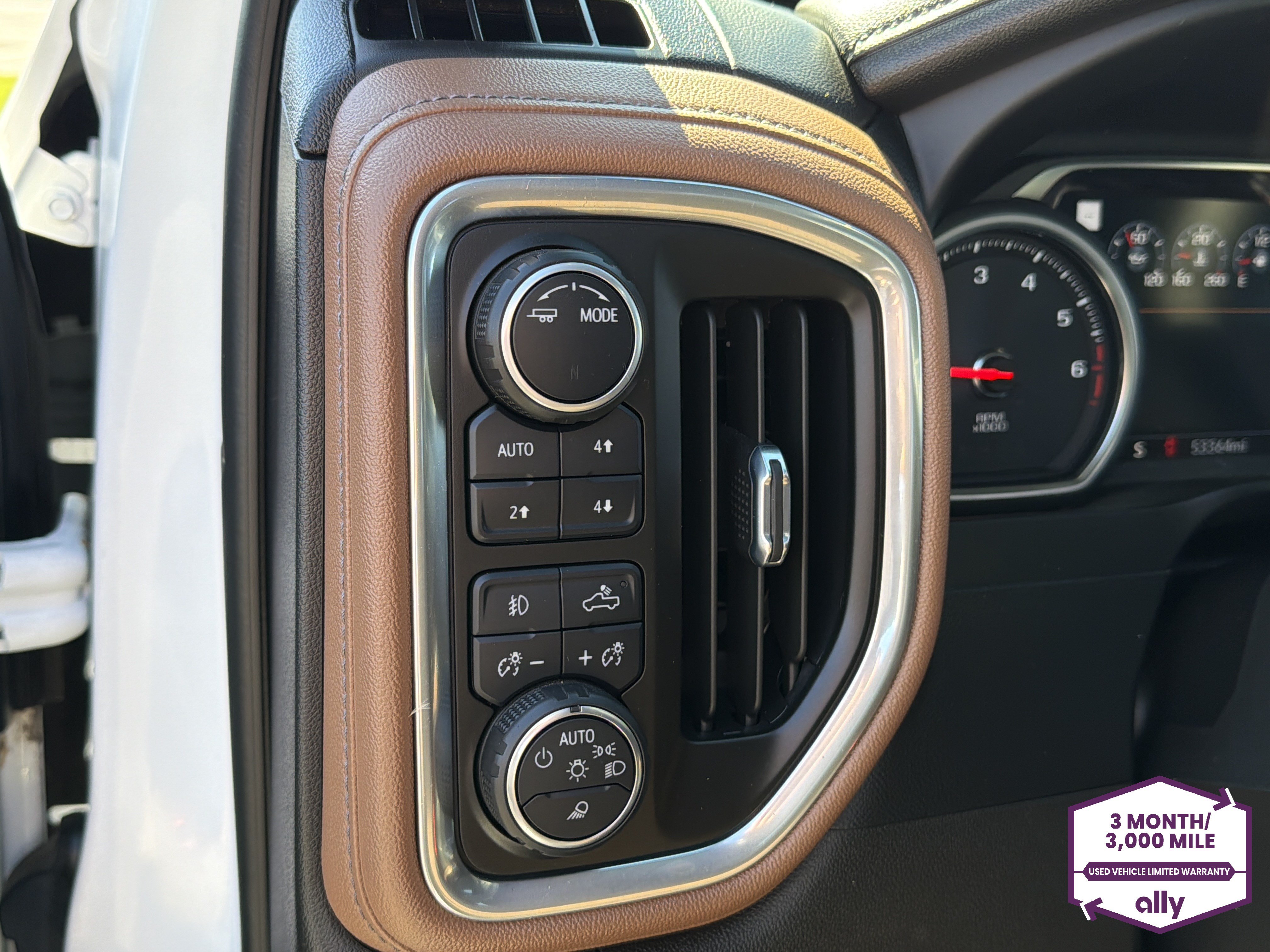 Used 2022 Chevrolet Silverado 3500 High Country w/ Safety Package II AWD/4WD image 16