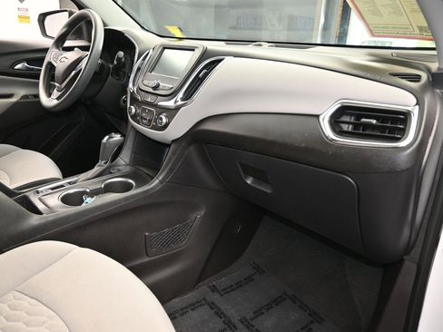 Used 2018 Chevrolet Equinox LS image 41