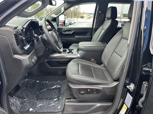 Certified 2024 Chevrolet Silverado 3500 LTZ w/ LTZ Plus Package image 13