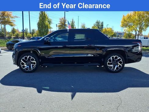 New 2024 Chevrolet Silverado EV RST image 32