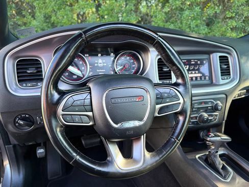 Used 2020 Dodge Charger SXT w/ Leather Interior Group RWD image 33