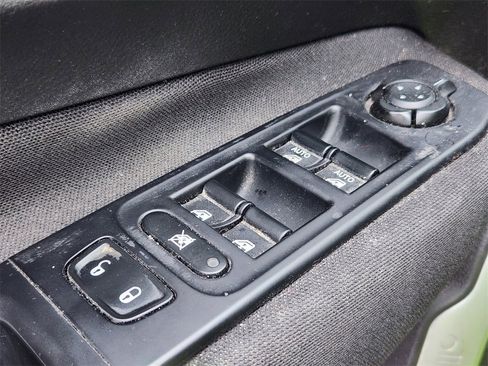 Used 2018 Jeep Renegade Sport w/ Power & Air Group image 15