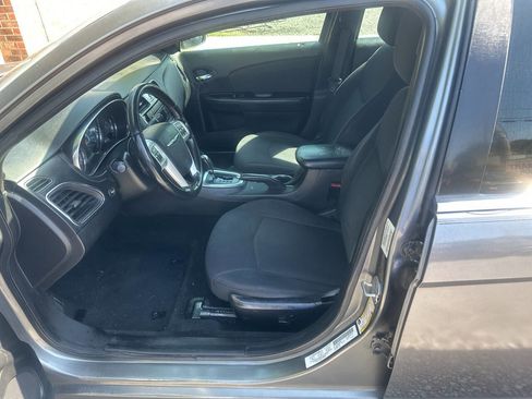 Used 2013 Chrysler 200 Touring image 6