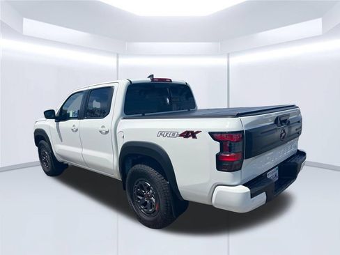 Used 2026 Nissan Frontier PRO-4X AWD/4WD image 3