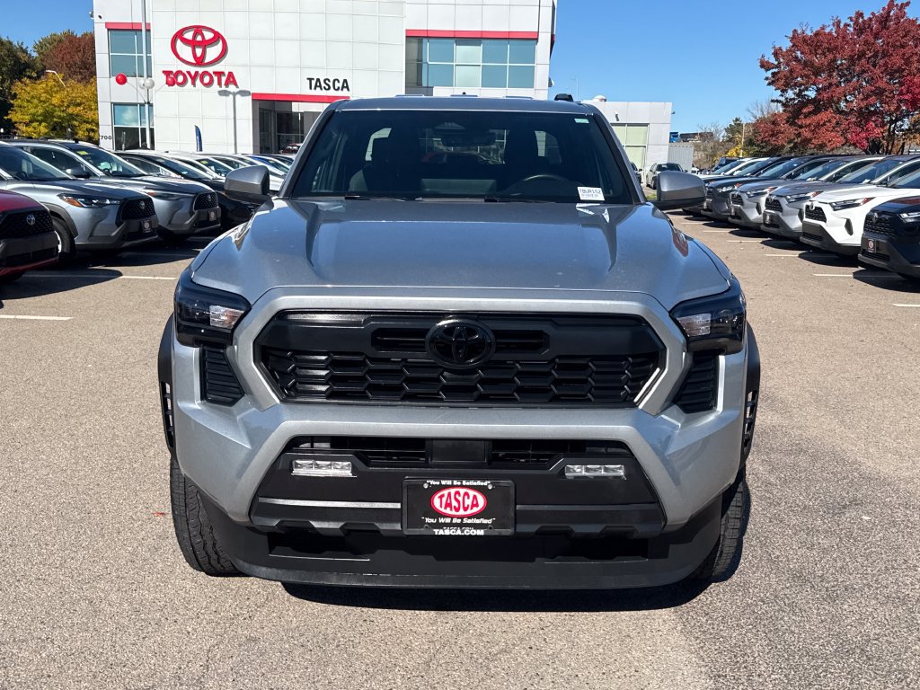 Used 2026 Toyota Tacoma TRD Off-Road AWD/4WD image 2