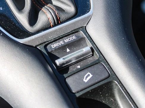 Used 2025 Honda HR-V Sport image 36