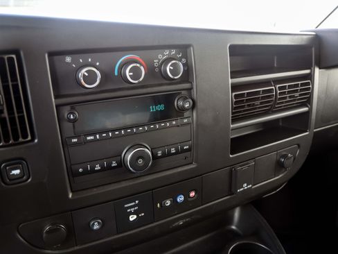 Used 2022 Chevrolet Express 3500 w/ Power Convenience Package RWD image 15