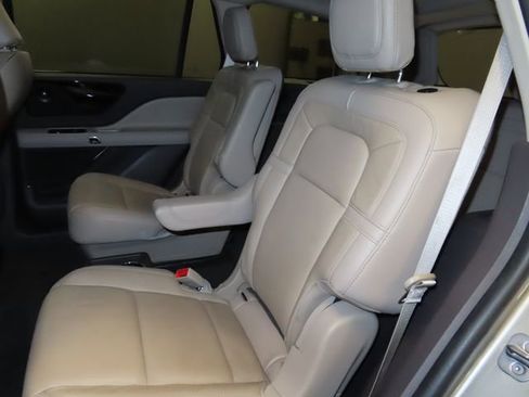 Used 2023 Lincoln Aviator Reserve image 21