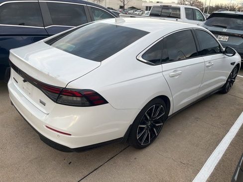 Used 2025 Honda Accord Touring image 4