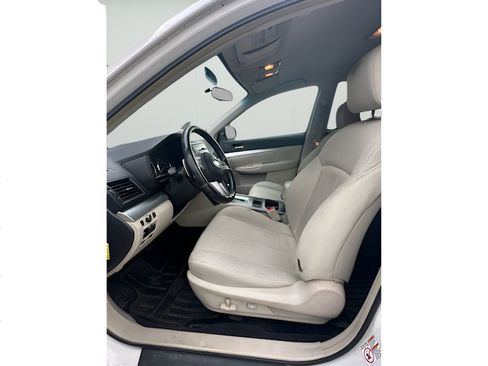 Used 2010 Subaru Outback 2.5i Premium AWD/4WD image 8