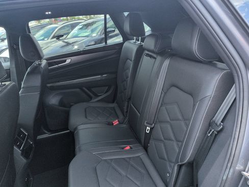 Used 2024 Volkswagen Atlas Cross Sport SE w/ Panoramic Sunroof Package FWD image 14