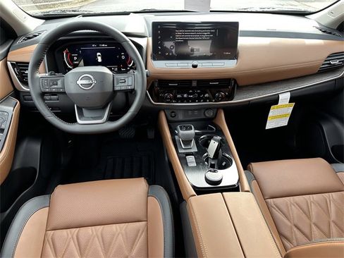 New 2026 Nissan Rogue Platinum image 18