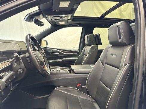 Used 2021 Cadillac Escalade Premium Luxury image 11