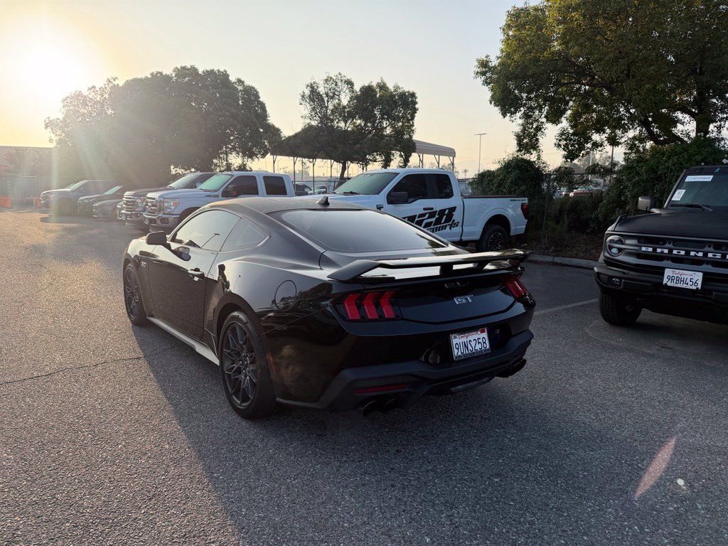 Used 2025 Ford Mustang GT w/ GT Performance Package RWD image 4