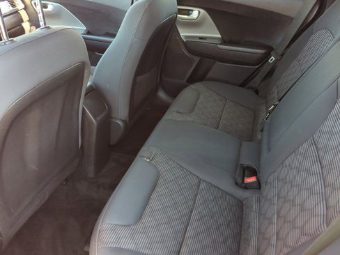 Used 2017 Kia Niro LX image 17