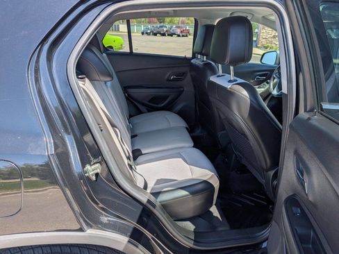 Used 2018 Chevrolet Trax LT w/ Driver Confidence Package AWD/4WD image 11