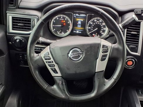 Used 2018 Nissan Titan SV w/ SV Convenience Package RWD image 13