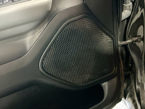 Used 2022 RAM 1500 4x4 Crew Cab image 18