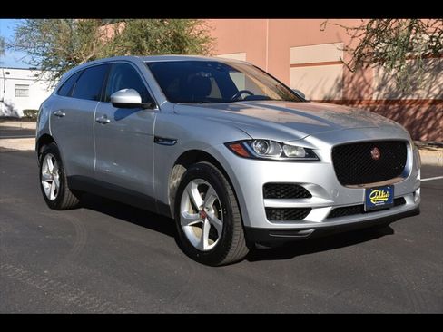 Used 2019 Jaguar F-PACE Premium image 2