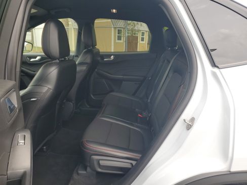 Used 2025 Ford Escape ST-Line image 23