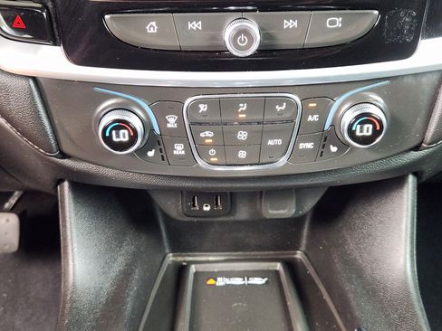 Certified 2022 Chevrolet Traverse LT image 20