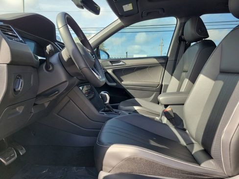 Used 2024 Volkswagen Tiguan SE R-Line FWD image 2