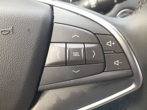 Used 2025 Cadillac XT5 Luxury FWD image 6