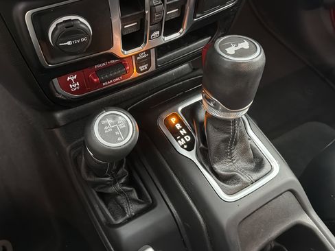 Used 2024 Jeep Wrangler Unlimited Rubicon image 33