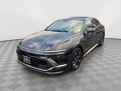 Certified 2025 Hyundai Sonata SEL image 3