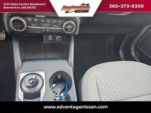 Used 2021 Ford Escape SE image 15
