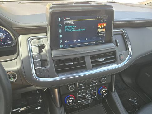 Used 2023 Chevrolet Suburban Z71 w/ Luxury Package AWD/4WD image 43